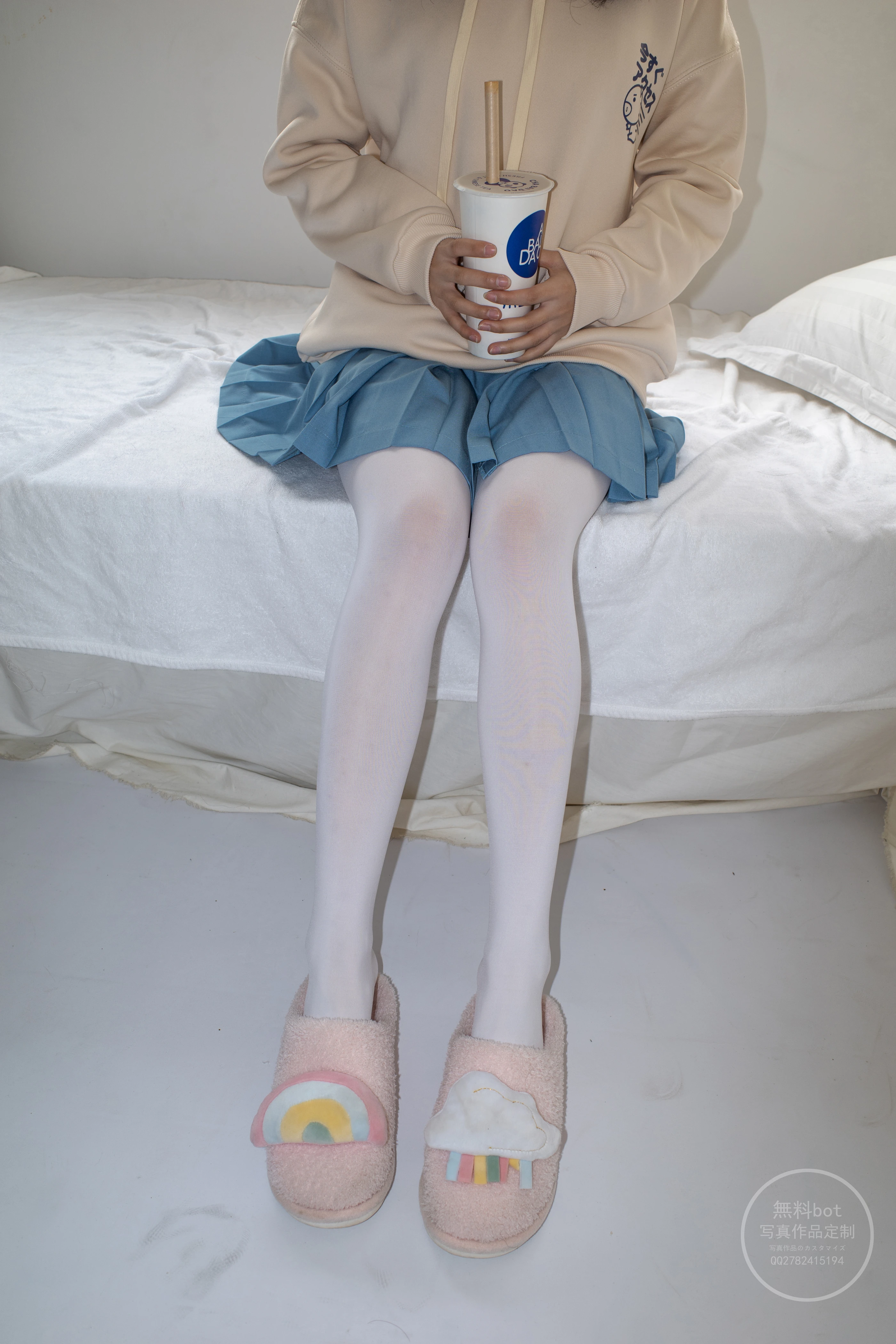 森萝财团 有料 NO.024 小香 阴暗小房间里的白丝双马尾萝莉 [84P] 2